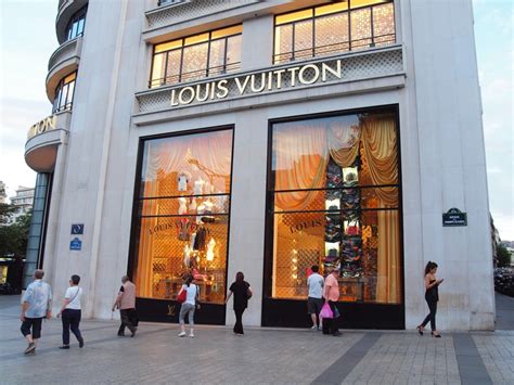 louis vuitton store in paris|louis vuitton paris store website.